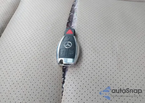 2014 Mercedes-Benz C 250 Luxury/Sport z USA, uszkodzony, nr VIN WDDGF4HBXEA959861